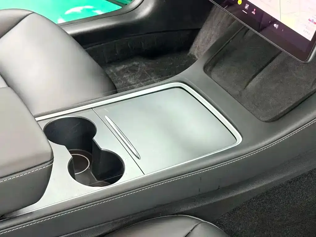 Tesla Model 3 — фото 5