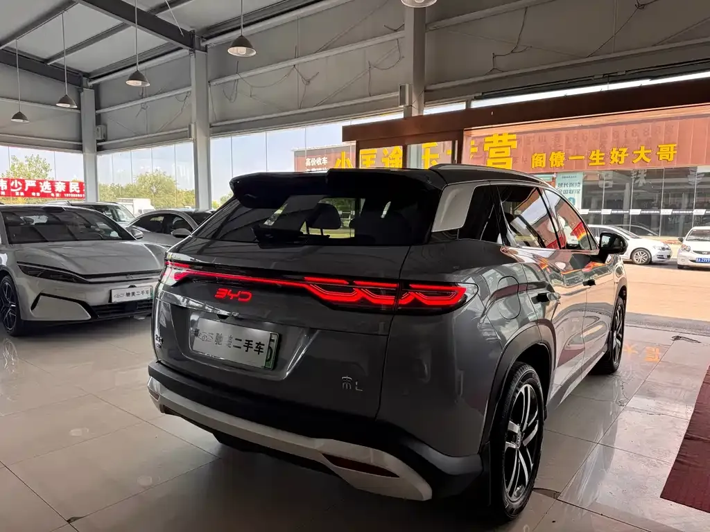 BYD L DM-i — фото 9
