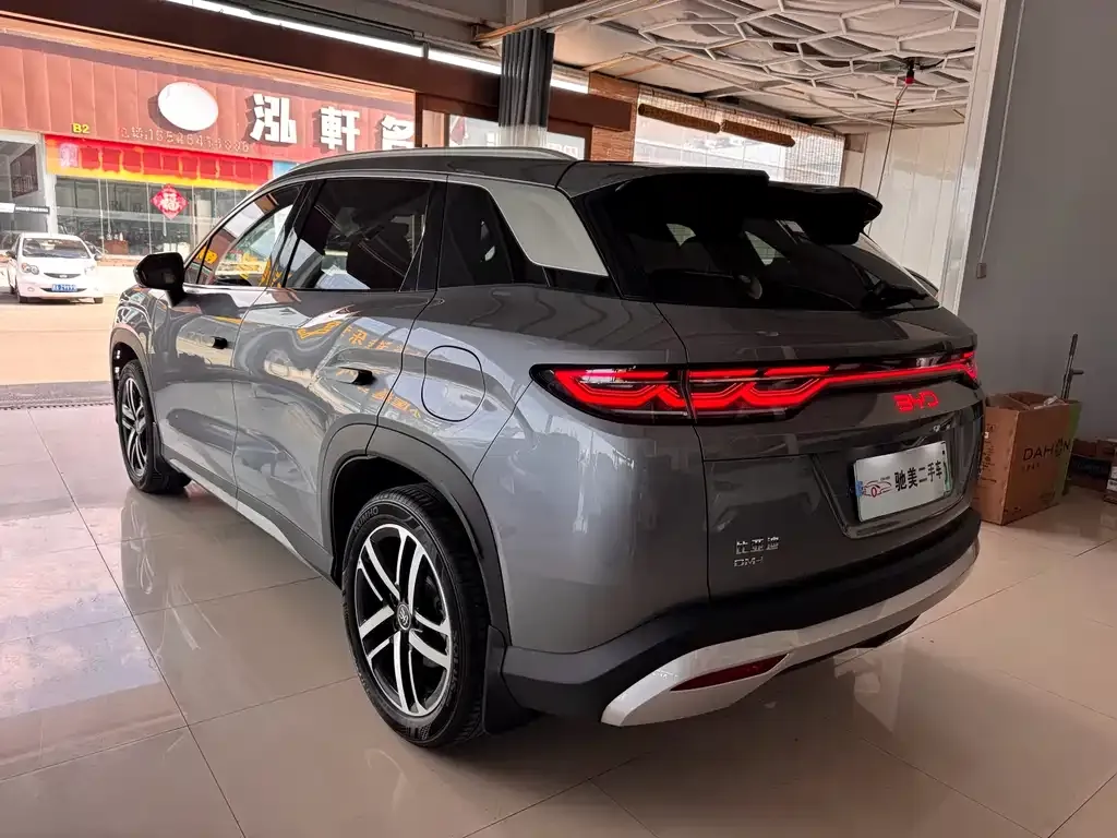 BYD L DM-i — фото 6