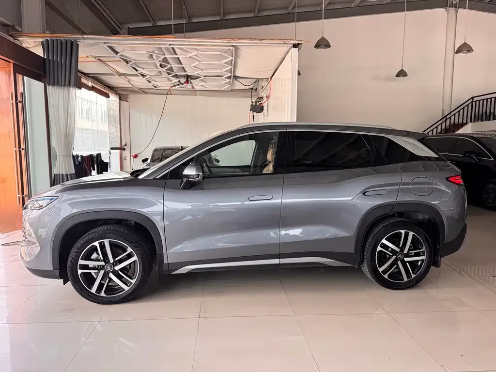 BYD L DM-i — фото 7