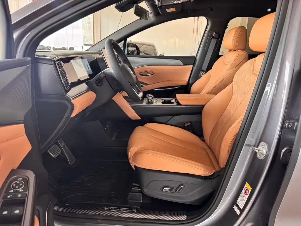 BYD L DM-i — фото 8