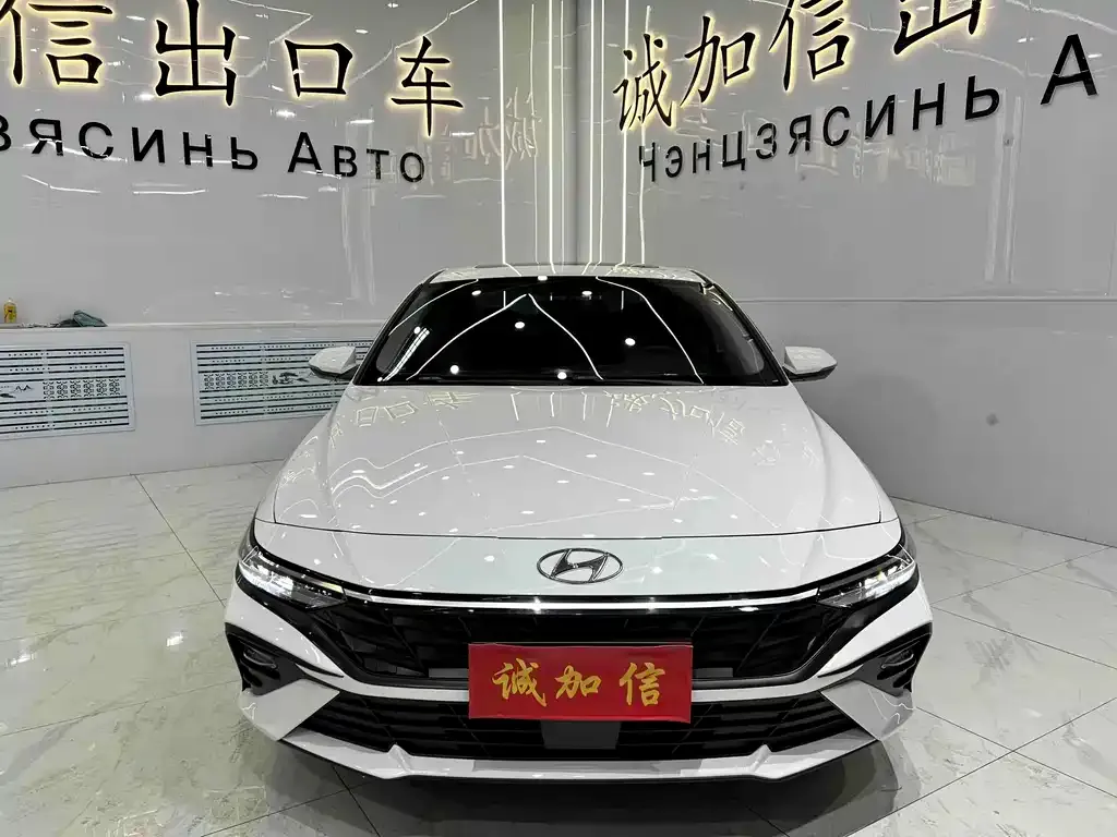Hyundai Elantra — фото 4