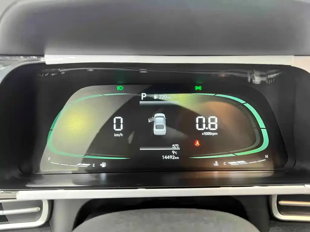 Hyundai Elantra — фото 10