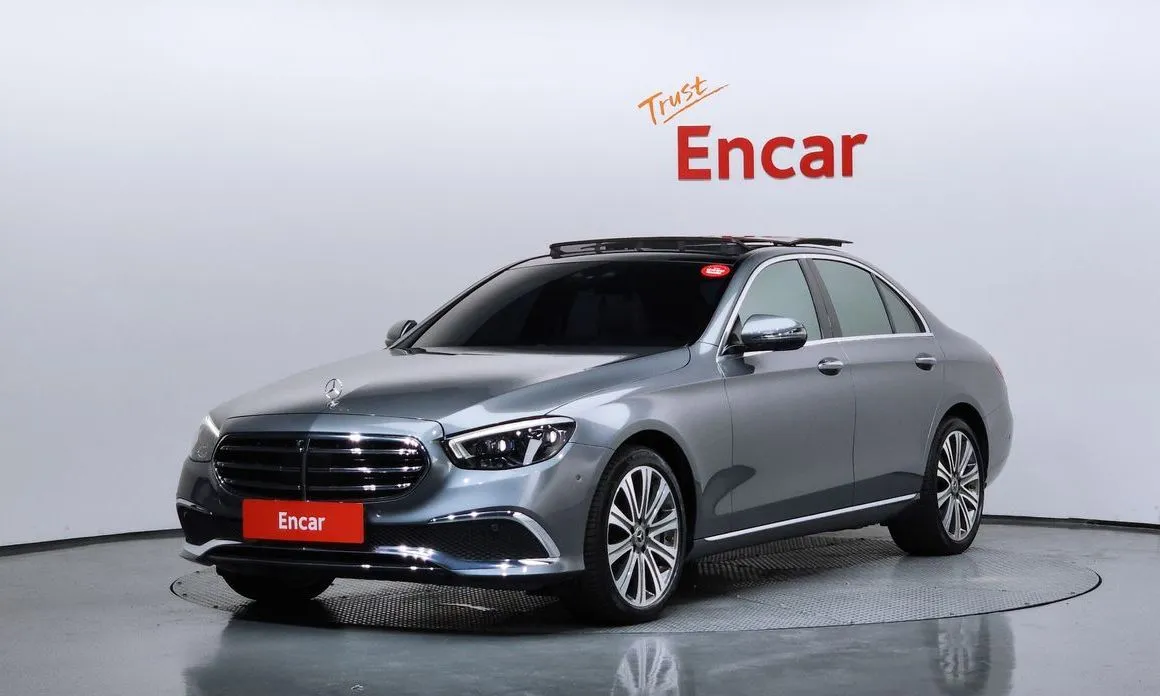 Mercedes-Benz E-Class — фото 1