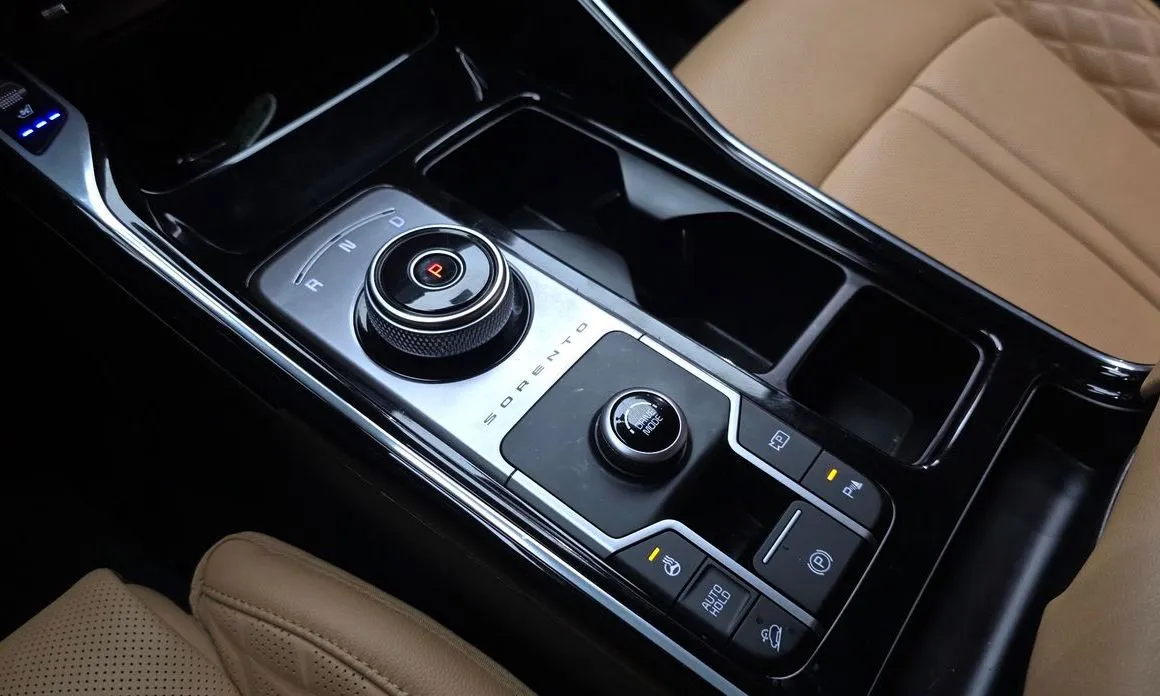 Kia Sorento — фото 6