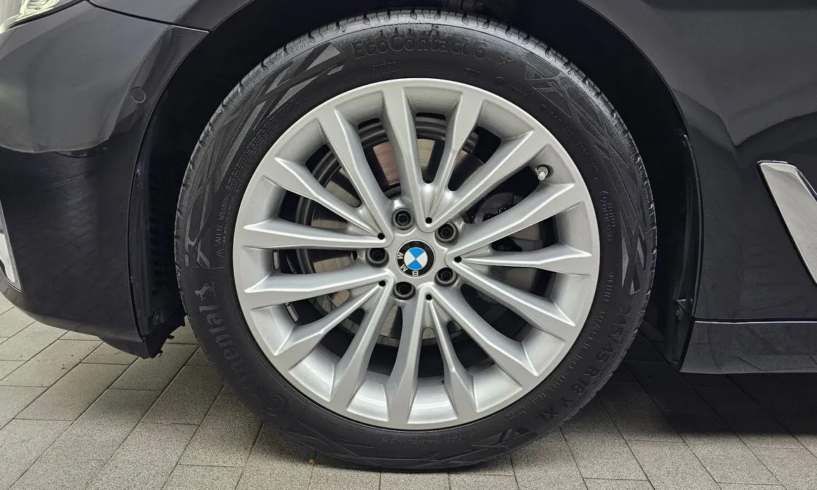 BMW 5-Series — фото 10