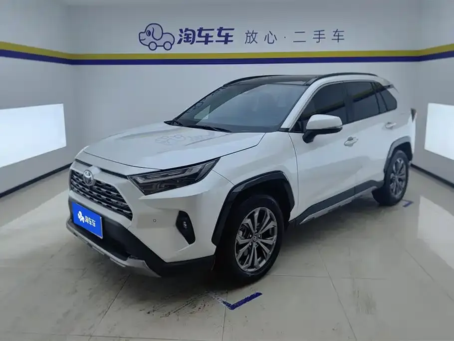 Toyota RAV4 — фото 1