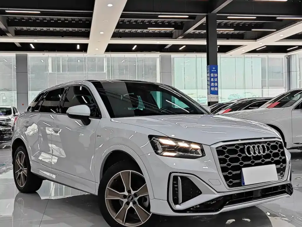 Audi Q2L — фото 9