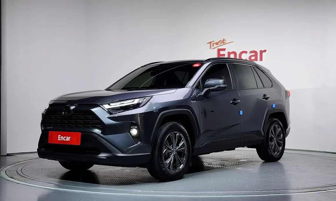 Toyota RAV4 — фото 1