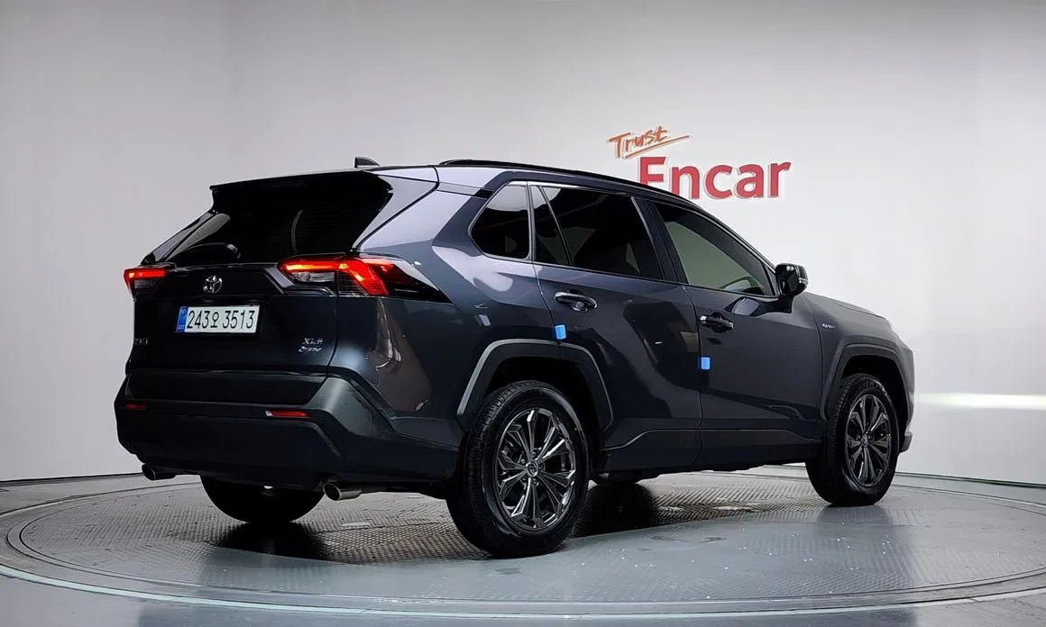 Toyota RAV4 — фото 10