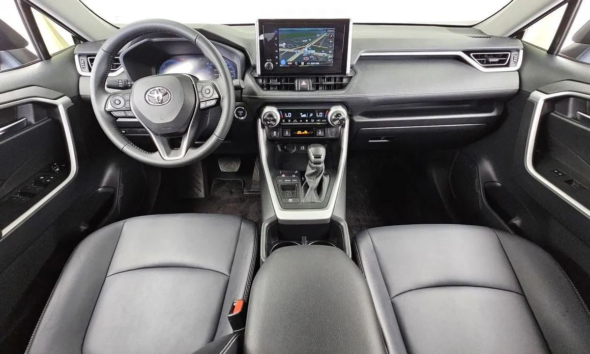 Toyota RAV4 — фото 5