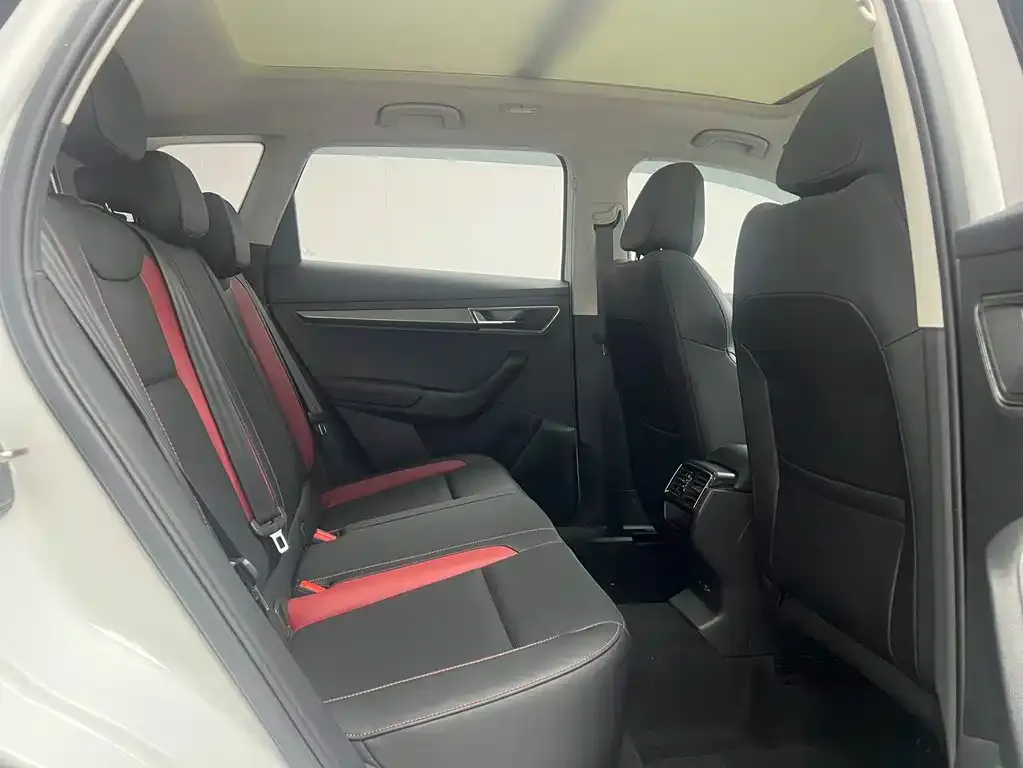 Skoda Karoq — фото 10