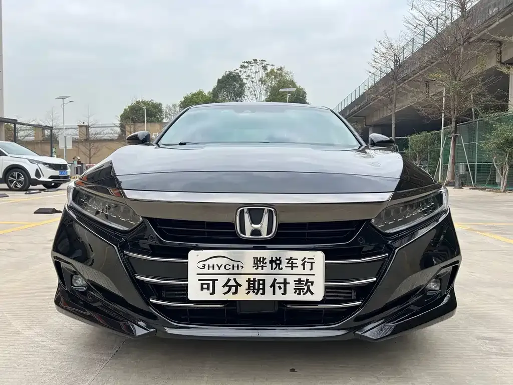 Honda Accord — фото 1