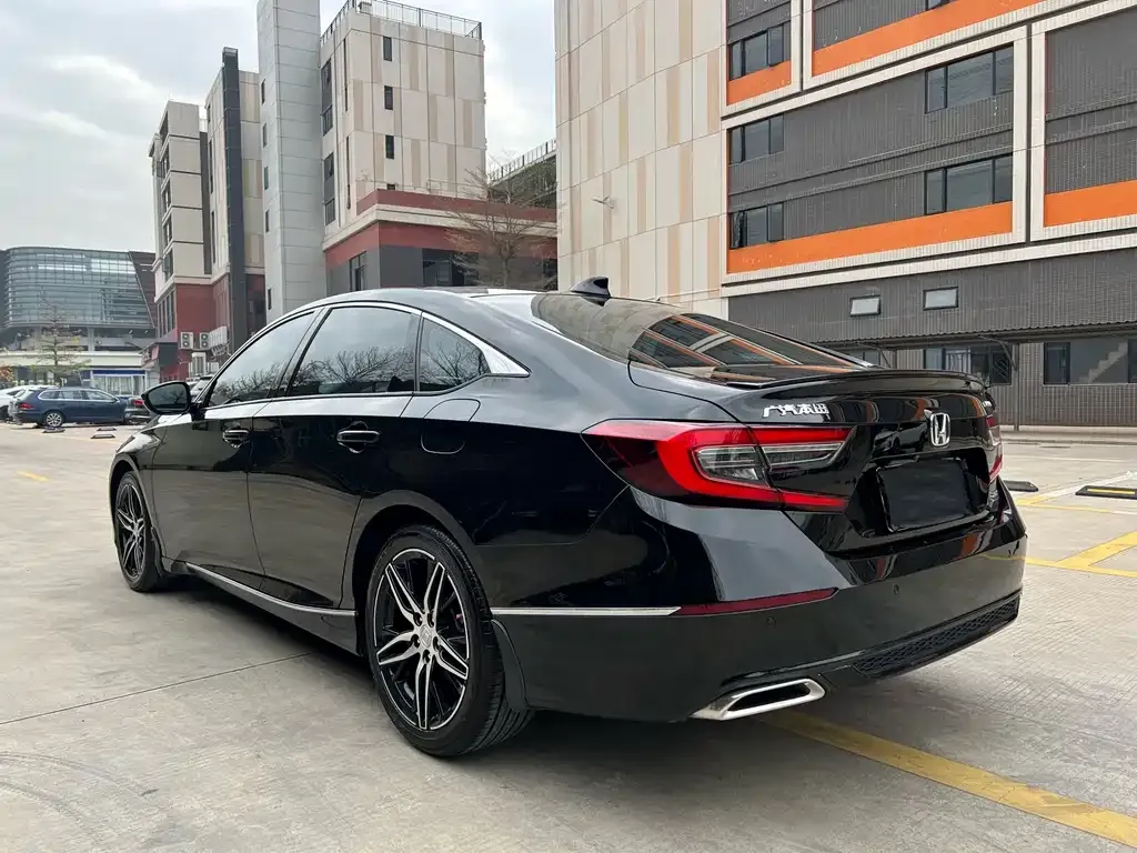 Honda Accord — фото 4