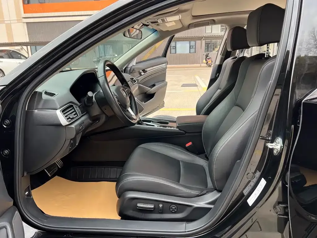 Honda Accord — фото 9