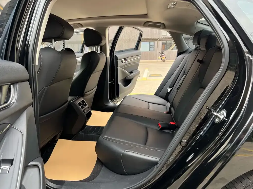 Honda Accord — фото 3
