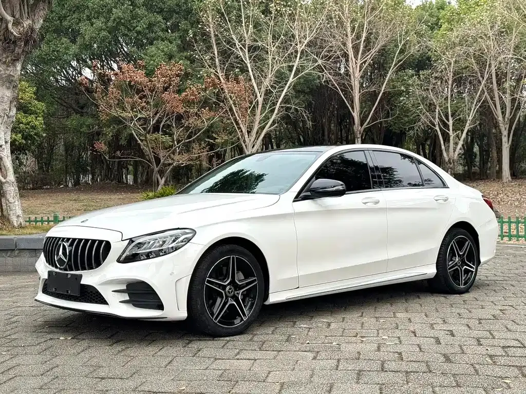Mercedes-Benz C-Class — фото 1