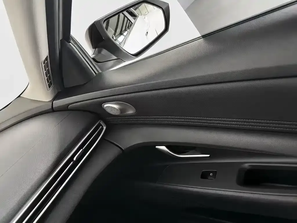 Hyundai Elantra — фото 9