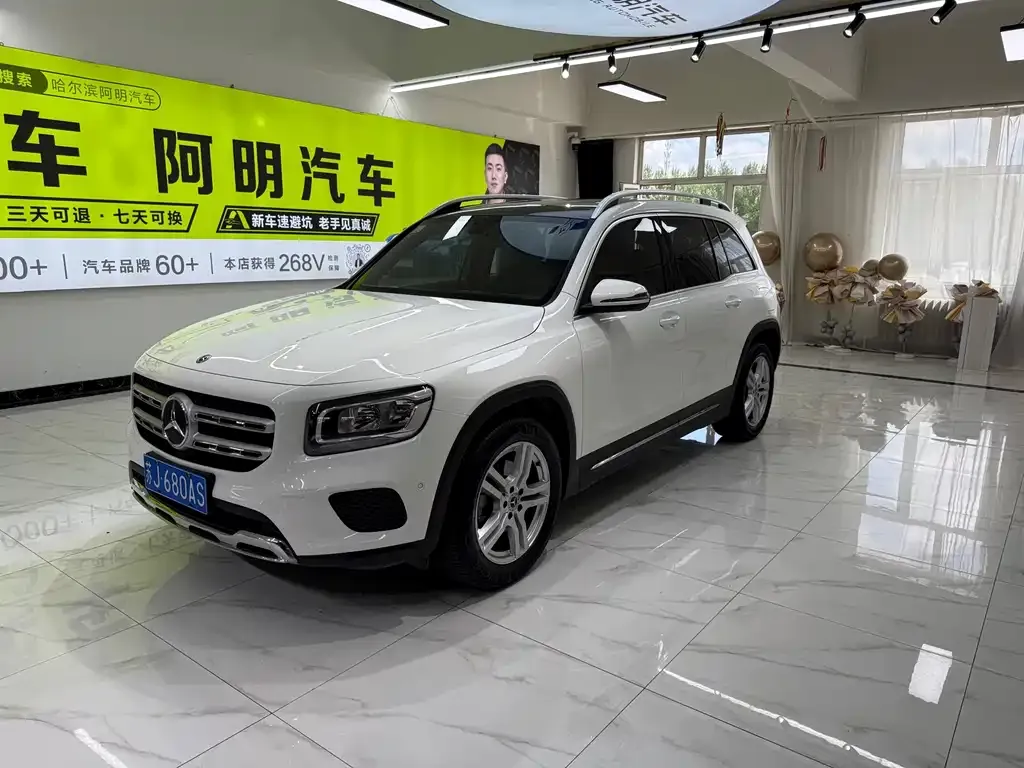 Mercedes-Benz GLB — фото 1