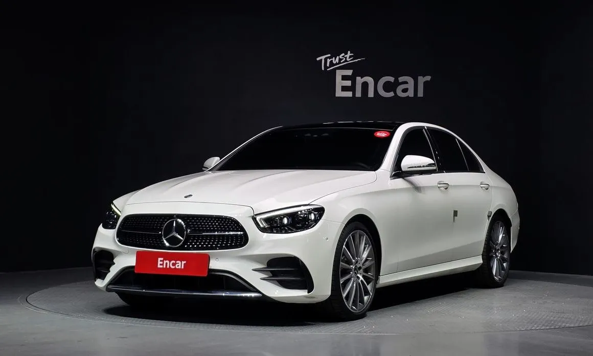 Mercedes-Benz E-Class — фото 1