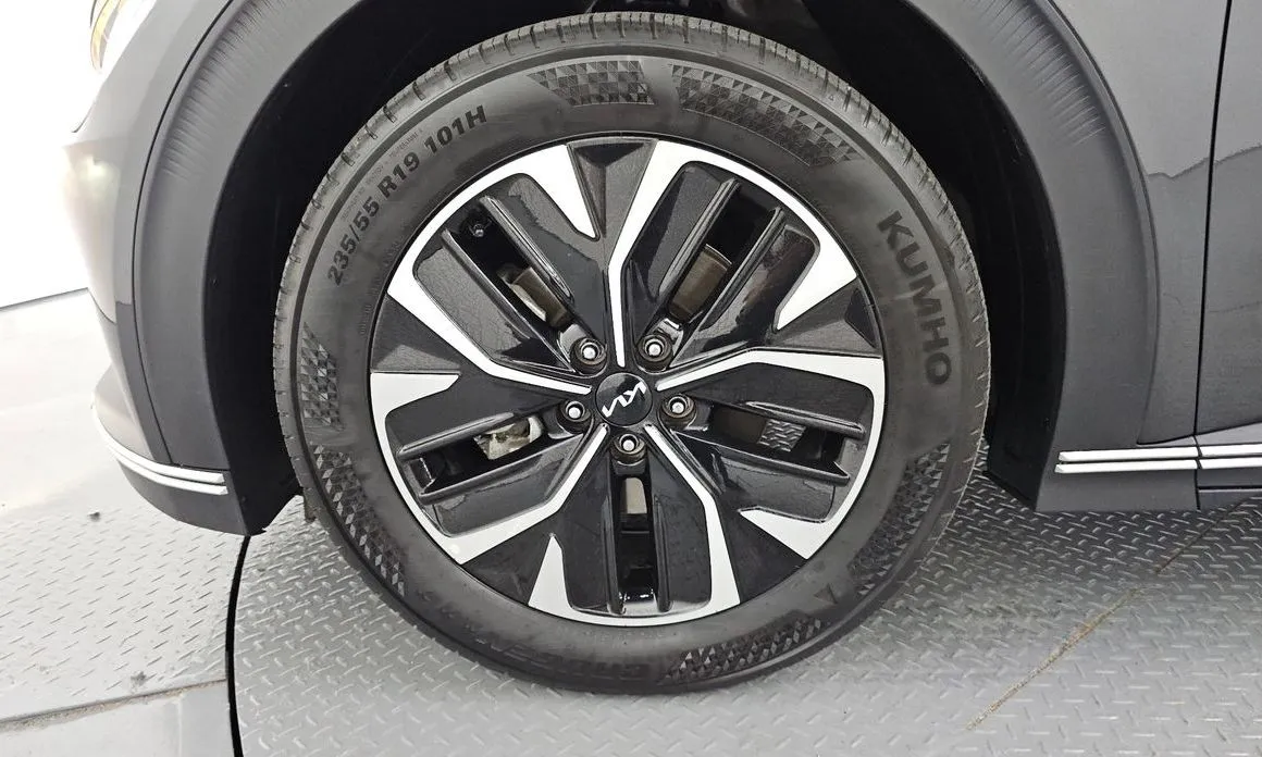 Kia EV6 — фото 10