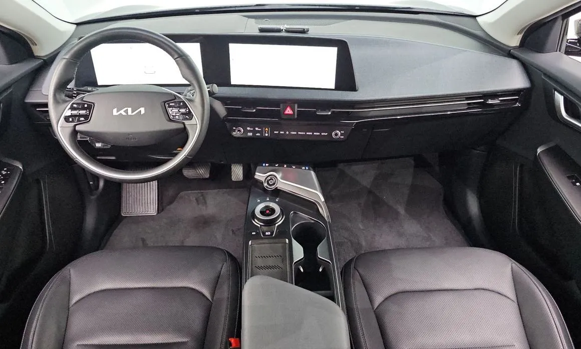 Kia EV6 — фото 8