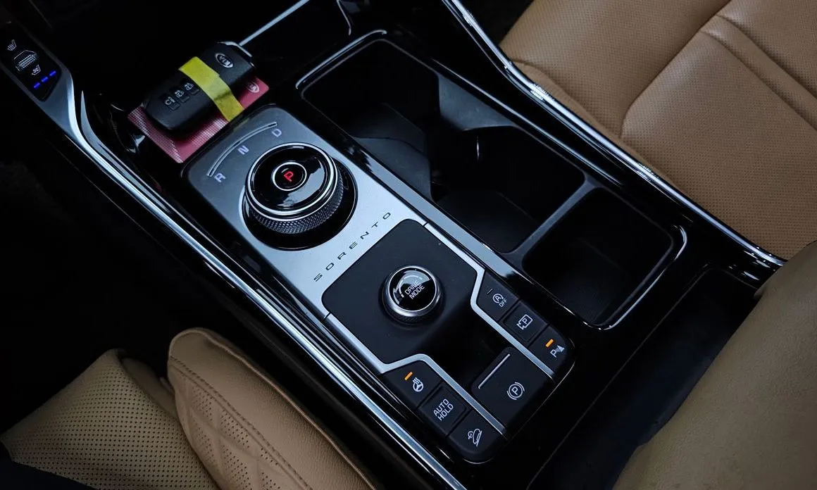 Kia Sorento — фото 7