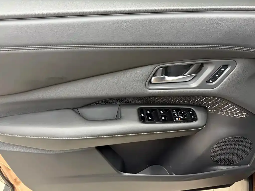 Nissan Ariya — фото 10