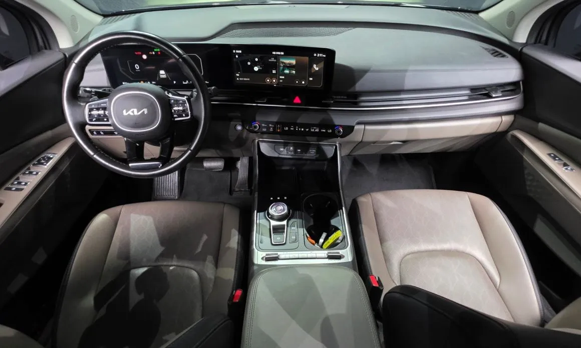 Kia Carnival — фото 9