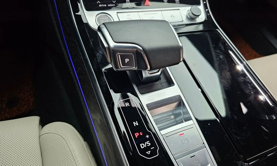 Audi A8 2022 из KR, фото 10