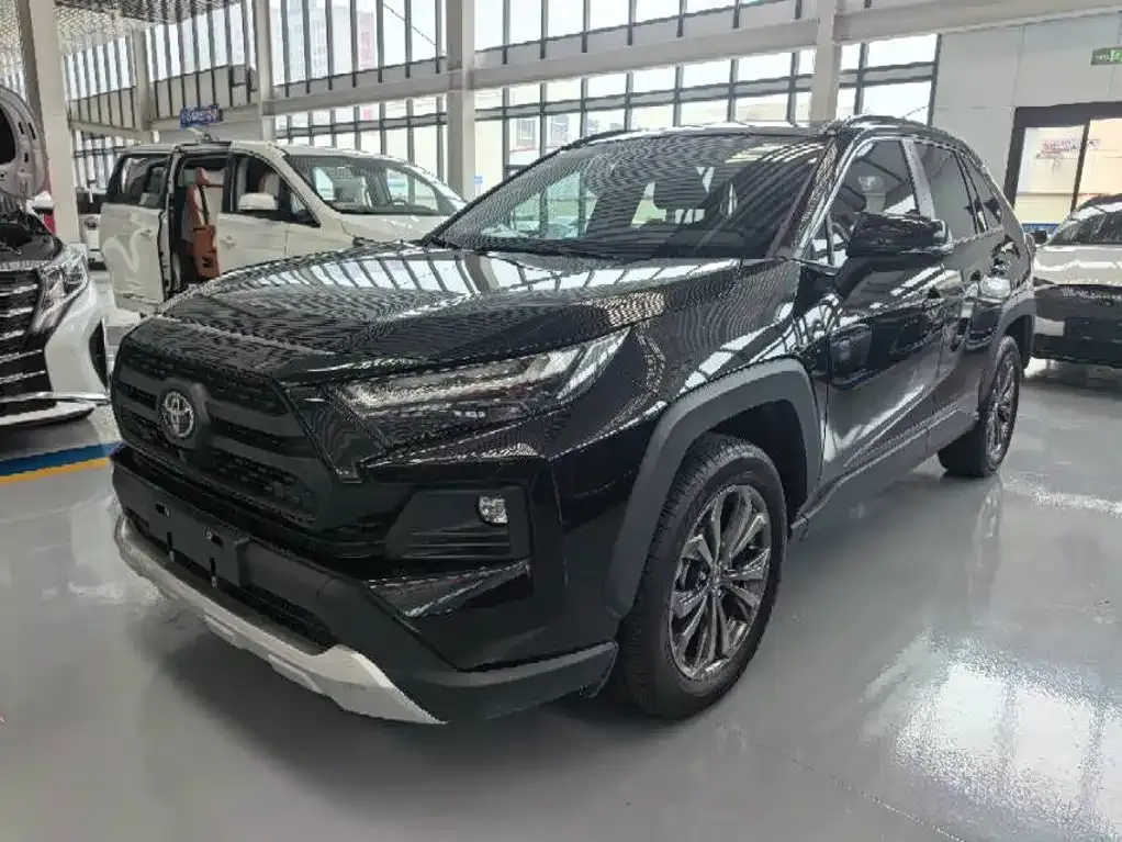 Toyota RAV4 — фото 1