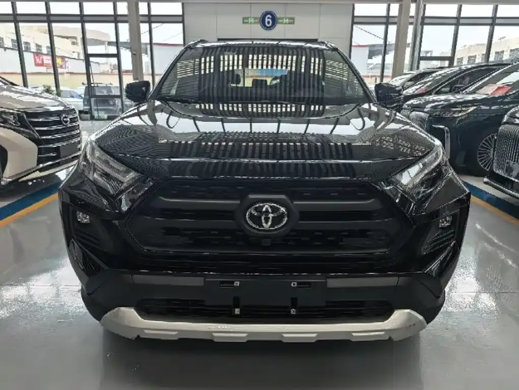 Toyota RAV4 — фото 5