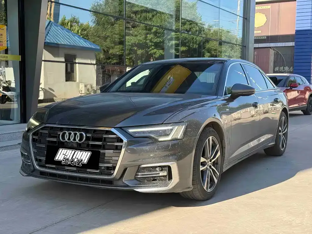 Audi A6L — фото 1