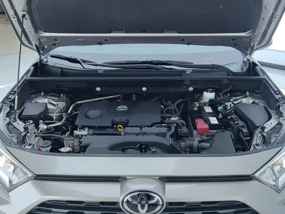 Toyota RAV4 — фото 10