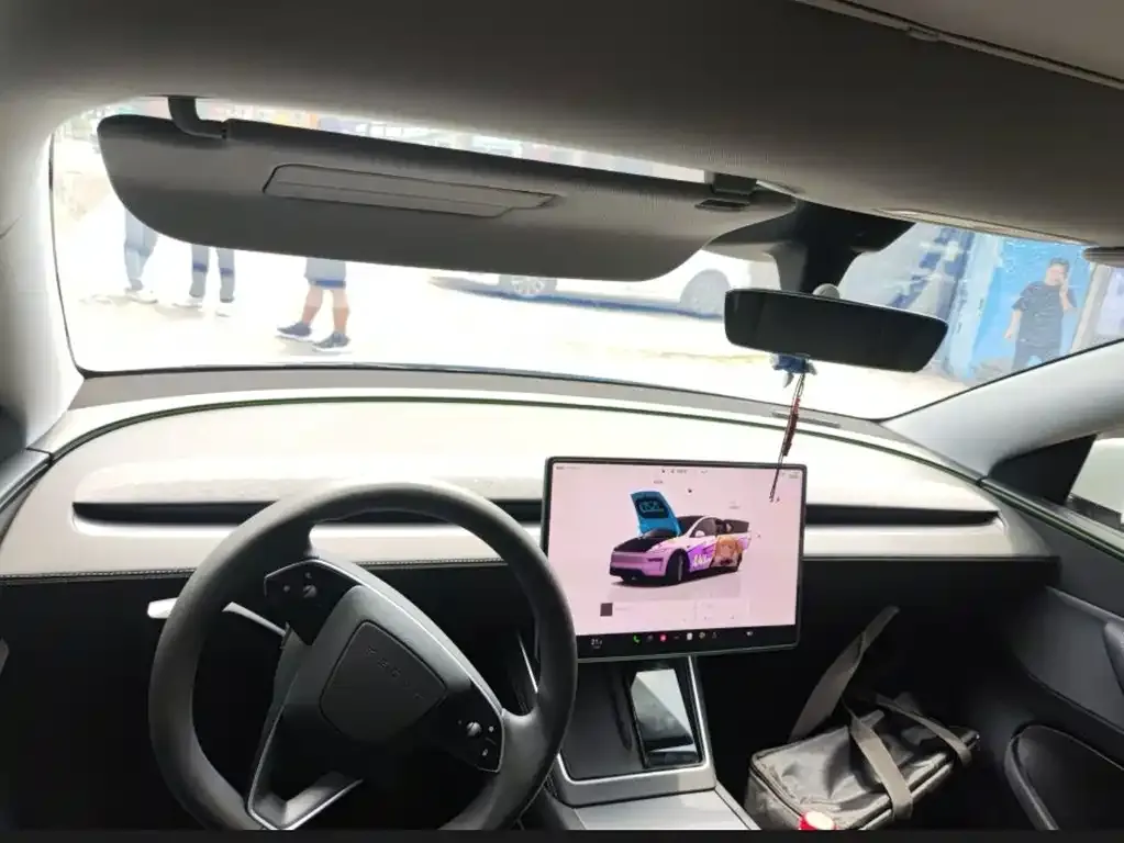 Tesla Model Y — фото 3