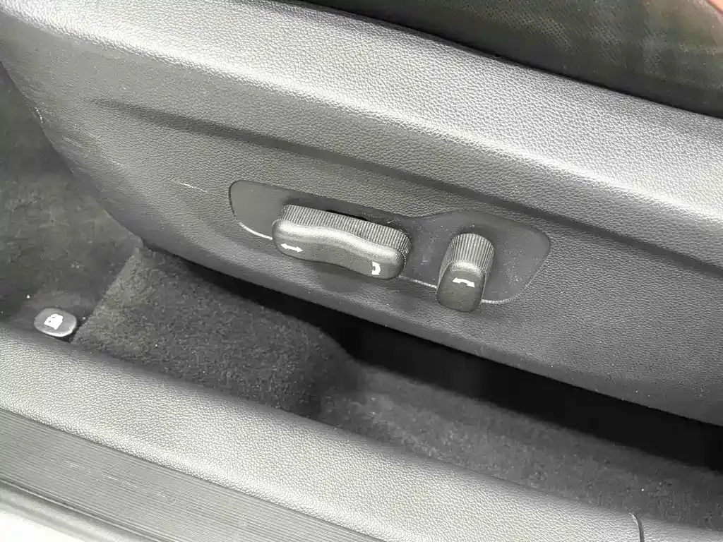 Changan Eado — фото 10