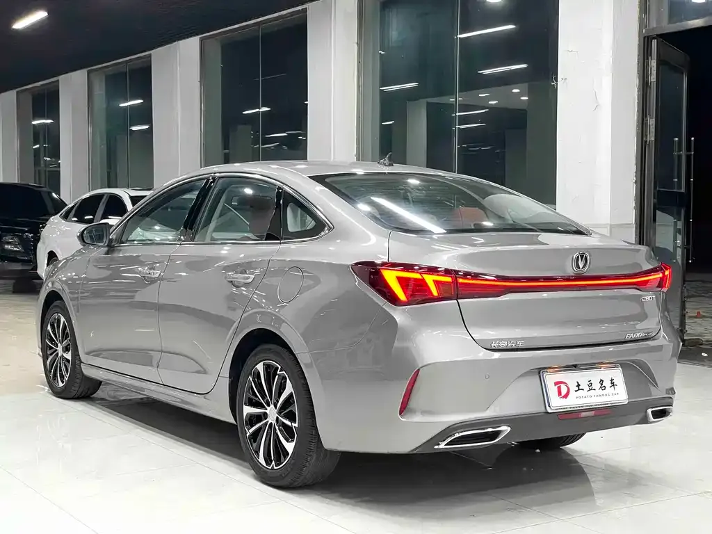 Changan Eado — фото 2