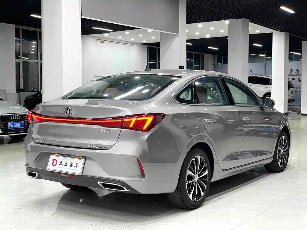 Changan Eado — фото 5