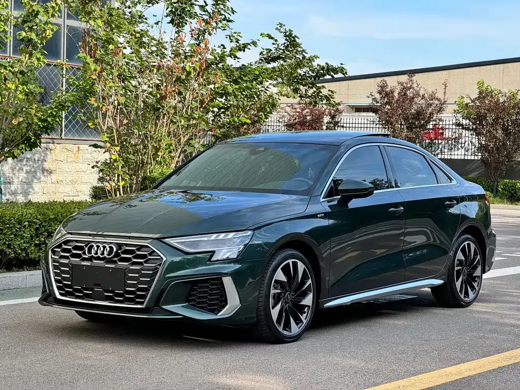 Audi A3 — фото 1