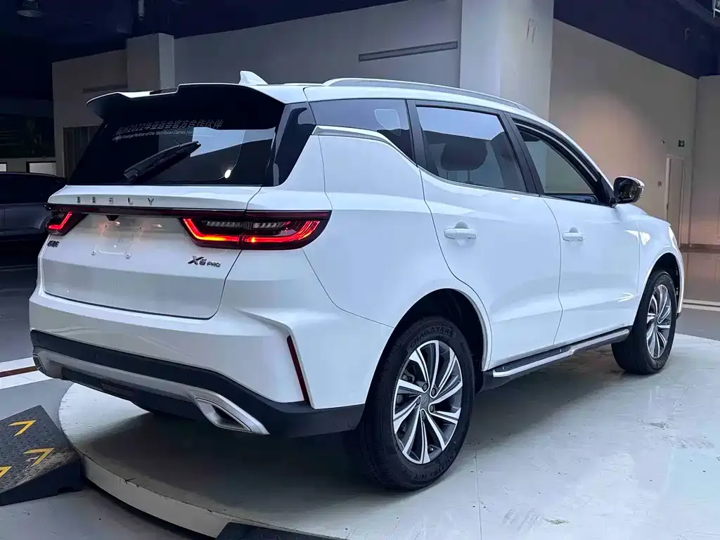 Geely Vision X6 — фото 10
