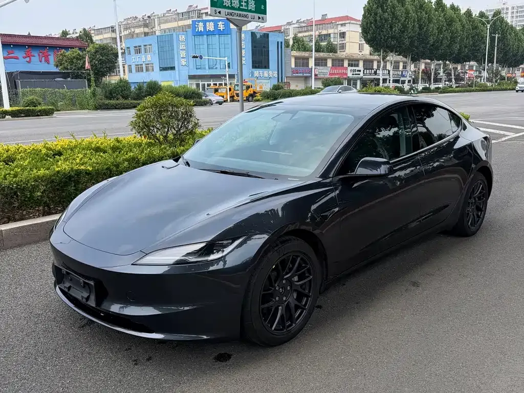 Tesla Model 3 — фото 9