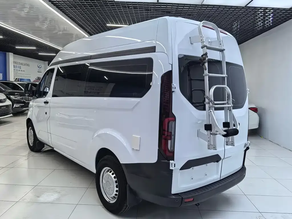 Ford Transit 2023 из CN, фото 9