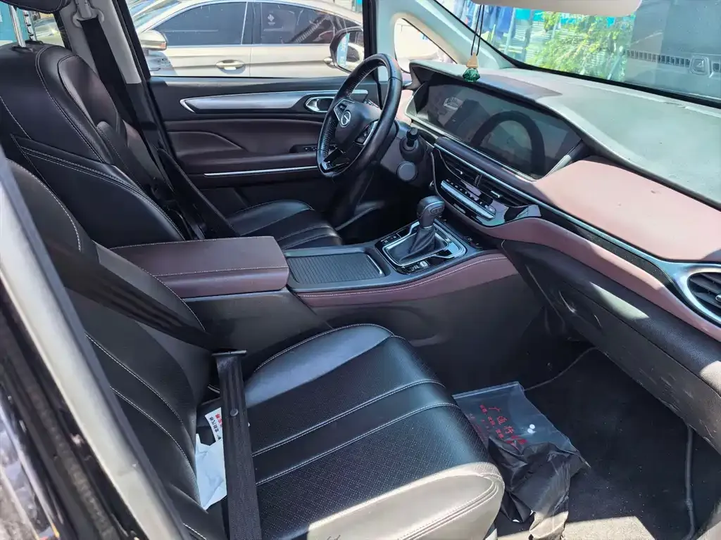 GAC Motor Trumpchi M6 — фото 2