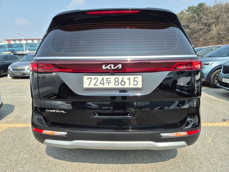 Kia Carnival — фото 7