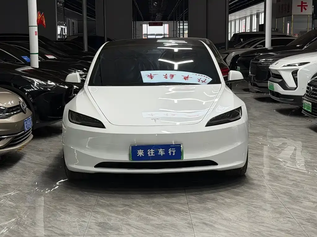 Tesla Model 3 — фото 9