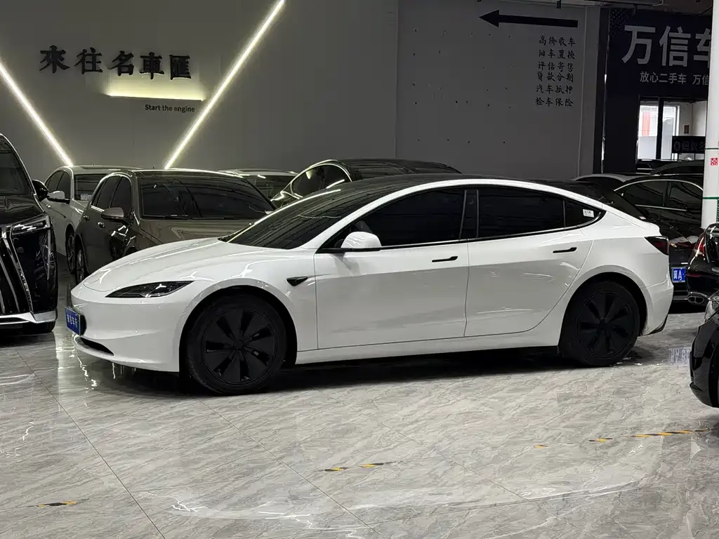 Tesla Model 3 — фото 4