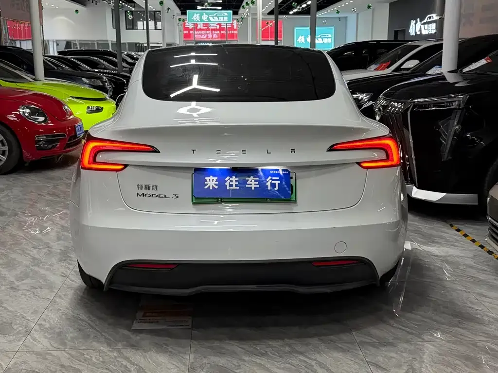 Tesla Model 3 — фото 5