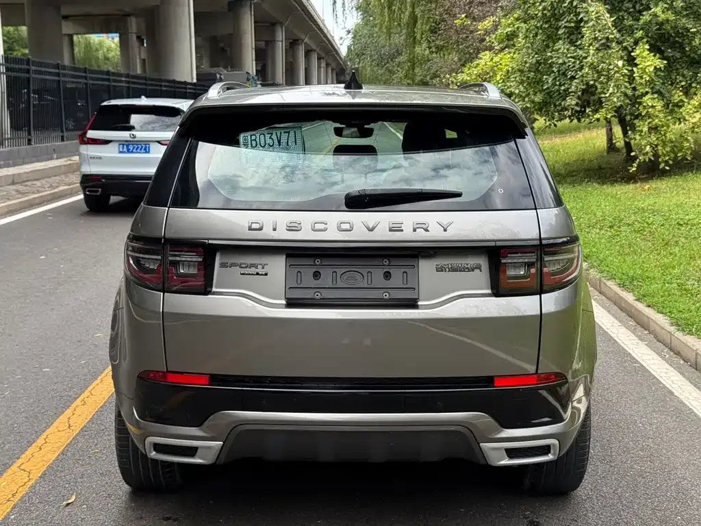 Land Rover Discovery Sport Hybrid — фото 3