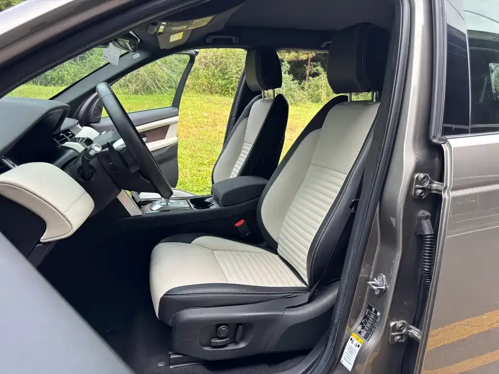 Land Rover Discovery Sport Hybrid — фото 6
