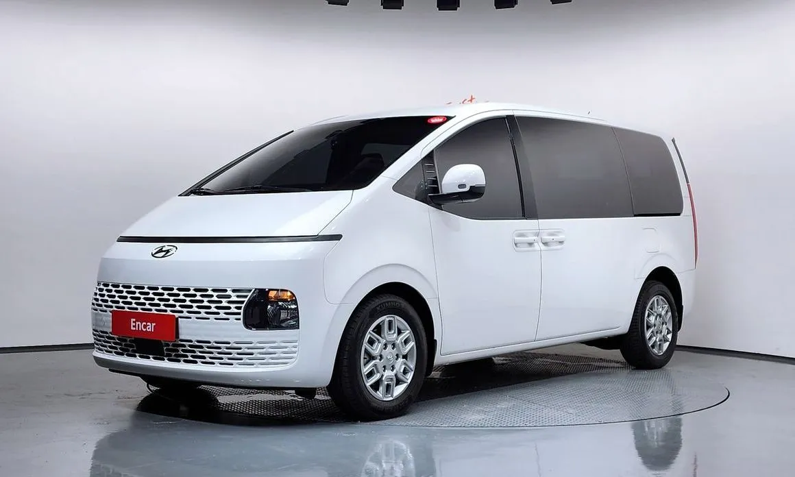 Hyundai Staria — фото 1
